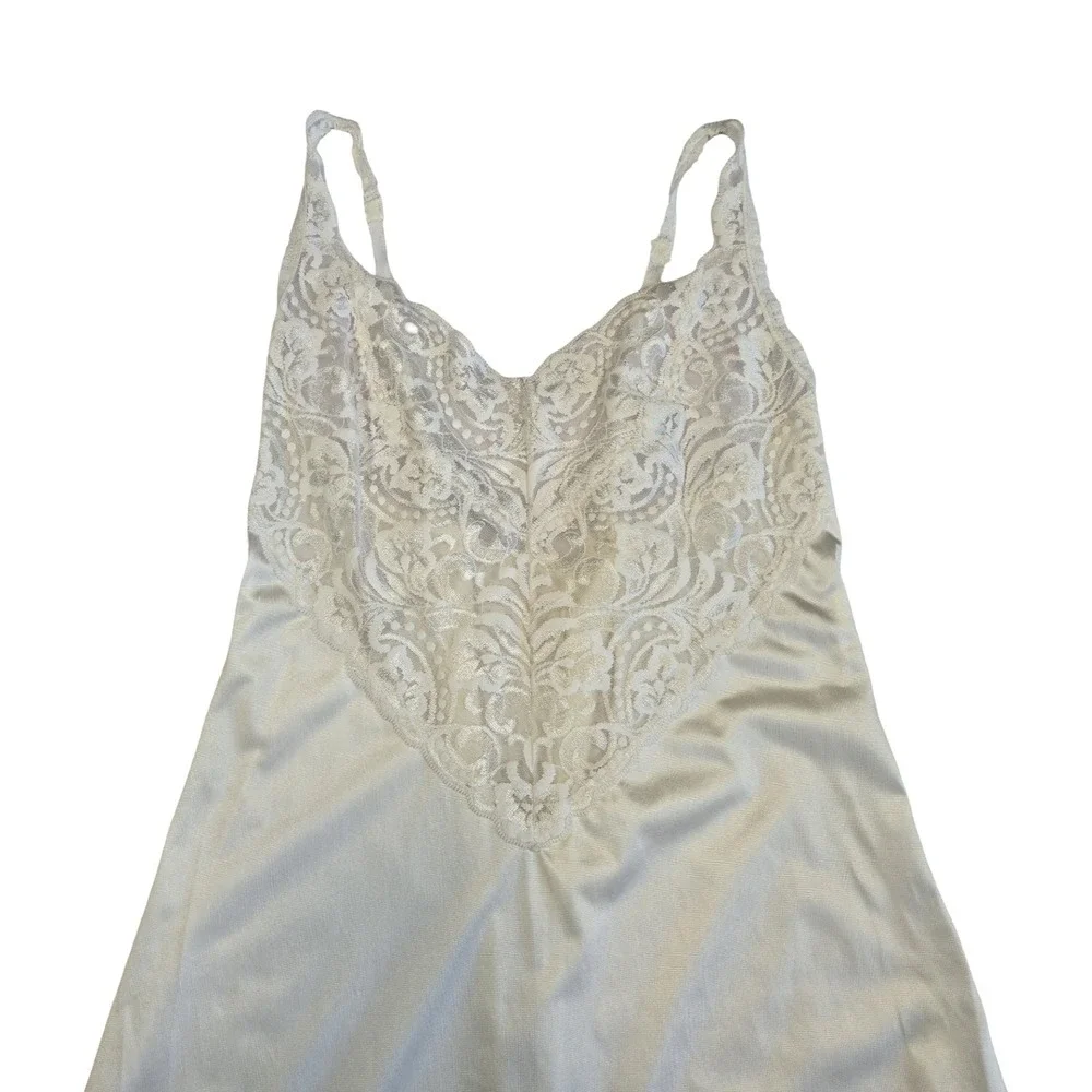 VTG 70s, 80s white satin lace trim slip lingerie dress / M / Vanity Fair bridal - Picture 6 of 7